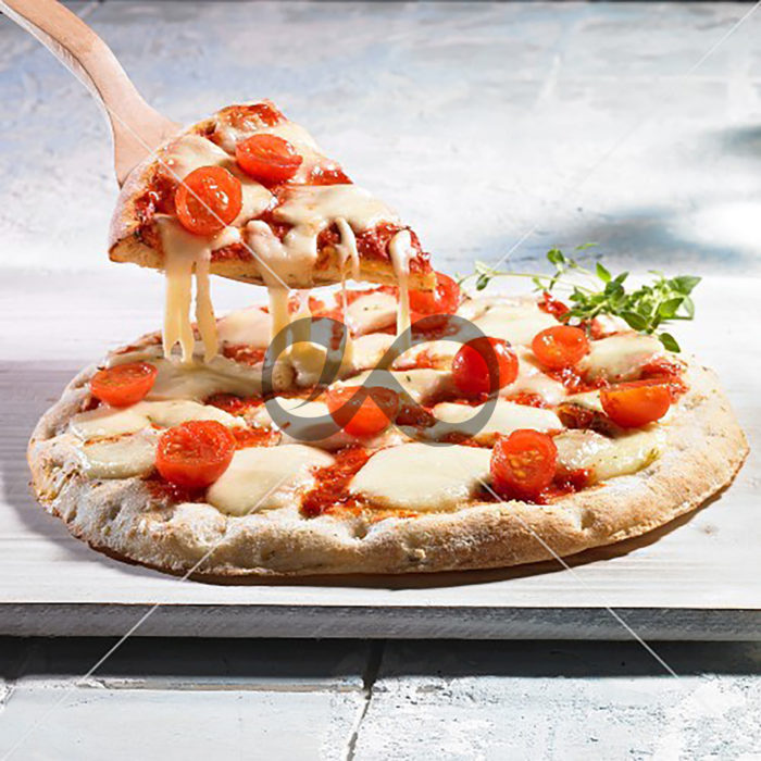 Domatesli Beyaz Peynirli Pizza Ebru Omurcalı